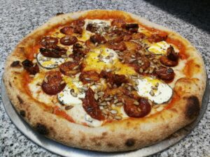 Pizza chorizo légumes